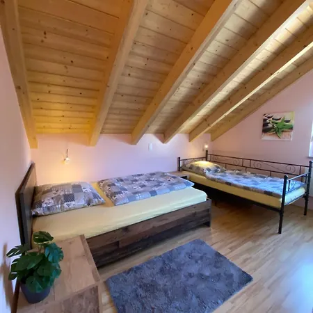 Haus Am 4 *