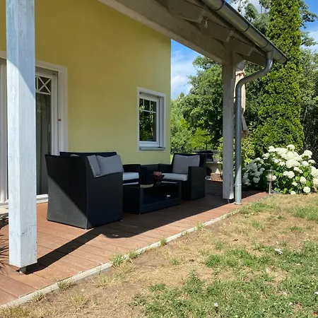 Haus Am 4 *